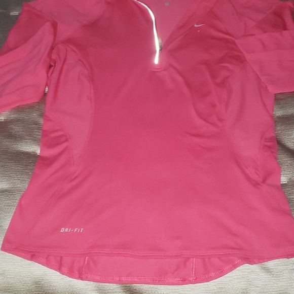 Nike Dri-fit 1/4 zip Pullover - Picture 3 of 3